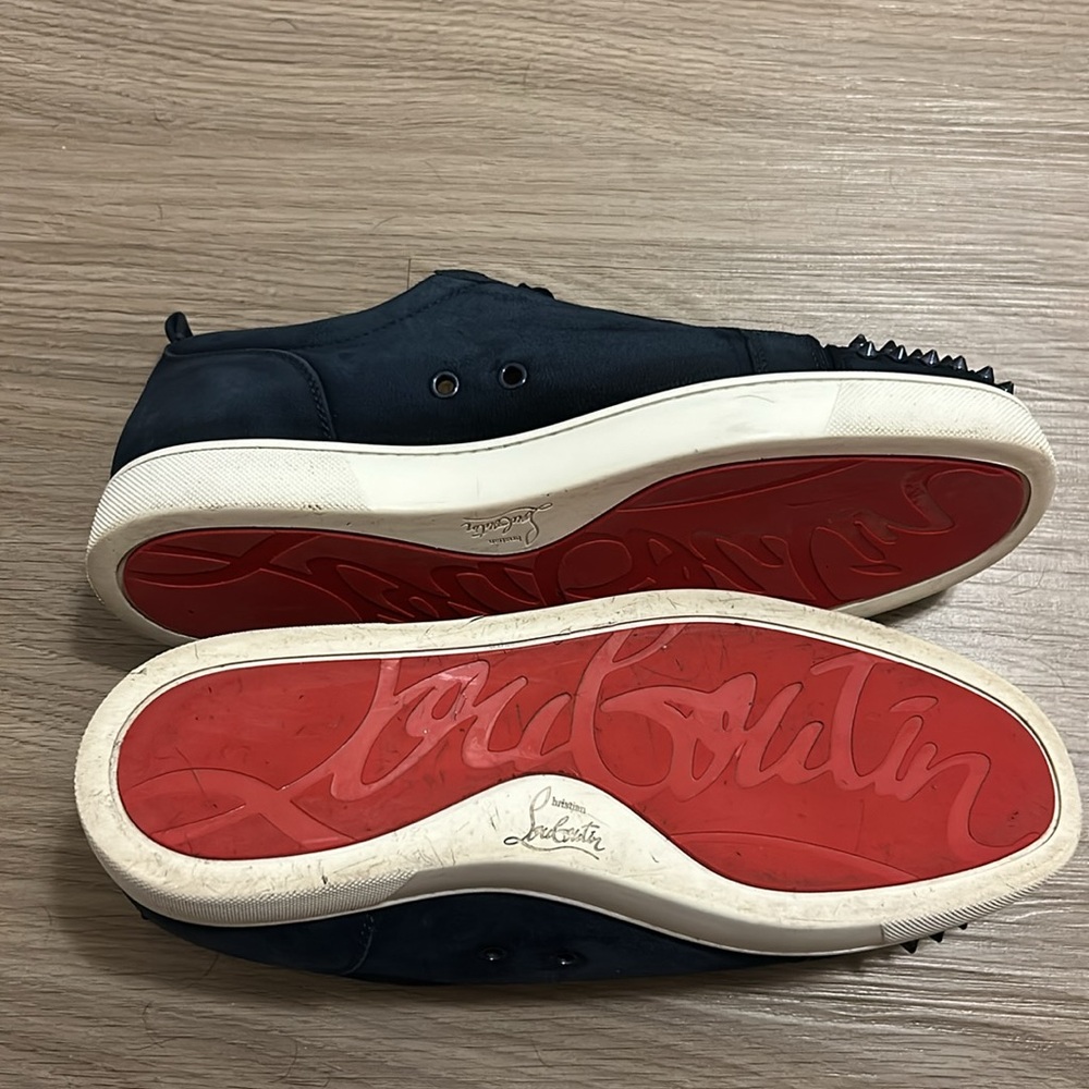 Christian Louboutin - Picture 2 of 5